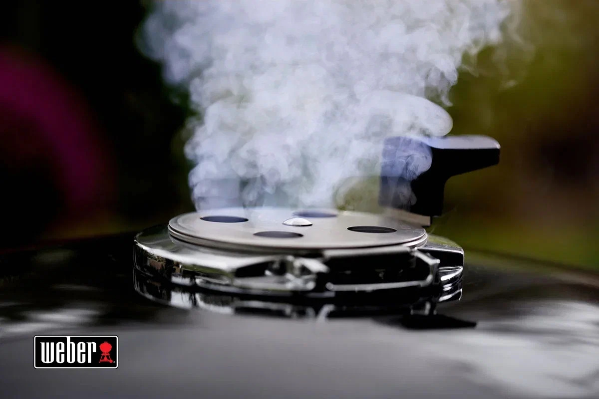 УГОЛЬНЫЙ ГРИЛЬ WEBER SUMMIT KAMADO S6 GRILL CENTER 61 СМ ЧЕРНЫЙ
